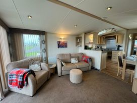 Golden Anchor Holiday Park - Holiday Accommodation 20039 - Lincolnshire - 1187183 - thumbnail photo 15
