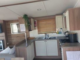 Marton Mere Holiday Village - Holiday Accommodation 20046 - Lake District - 1187189 - thumbnail photo 6