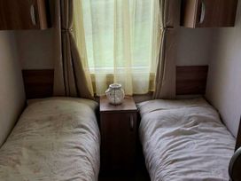Marton Mere Holiday Village - Holiday Accommodation 20046 - Lake District - 1187189 - thumbnail photo 9