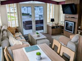 Marton Mere Holiday Village - Holiday Accommodation 20046 - Lake District - 1187189 - thumbnail photo 12