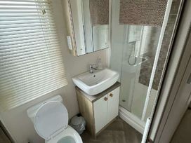 Golden Sands - Holiday Accommodation 20050 - Lincolnshire - 1187191 - thumbnail photo 6