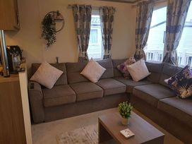 Seaview Caravan Park - Holiday Accommodation 20065 - Lincolnshire - 1187199 - thumbnail photo 6