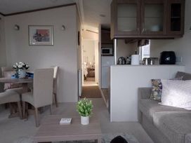 Seaview Caravan Park - Holiday Accommodation 20065 - Lincolnshire - 1187199 - thumbnail photo 7