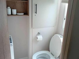 Martello Beach Holiday Park - Holiday Accommodation 20079 - Suffolk & Essex - 1187205 - thumbnail photo 4