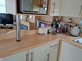 Lyons Sunnysands Holiday Park - Holiday Accommodation 20099 - Mid Wales - 1187214 - thumbnail photo 4