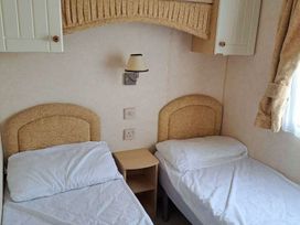 Lyons Sunnysands Holiday Park - Holiday Accommodation 20099 - Mid Wales - 1187214 - thumbnail photo 7