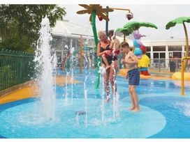 Cala Gran Holiday Park - Holiday Accommodation 20111 - Lake District - 1187218 - thumbnail photo 10