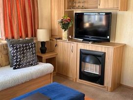 Hayling Island Holiday Park - Meadow Bay Villages - Holiday Accommodation 20115 - Hampshire - 1187219 - thumbnail photo 3