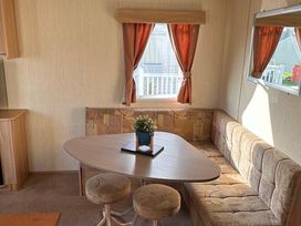 Hayling Island Holiday Park - Meadow Bay Villages - Holiday Accommodation 20115 - Hampshire - 1187219 - thumbnail photo 6