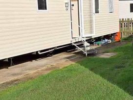 Hayling Island Holiday Park - Meadow Bay Villages - Holiday Accommodation 20115 - Hampshire - 1187219 - thumbnail photo 13