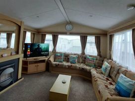 Happy Days Caravan Park - Holiday Accommodation 20140 - North Wales - 1187226 - thumbnail photo 2
