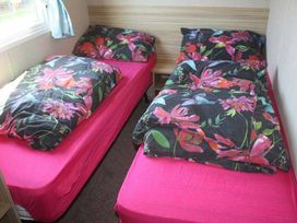 Manor Park Holiday Village - Holiday Accommodation 20144 - Norfolk - 1187228 - thumbnail photo 3