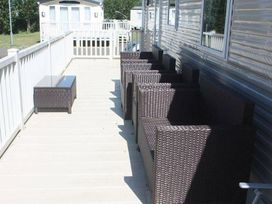 Manor Park Holiday Village - Holiday Accommodation 20144 - Norfolk - 1187228 - thumbnail photo 6
