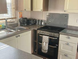 Marine Holiday Park - Holiday Accommodation 20147 - North Wales - 1187230 - thumbnail photo 6