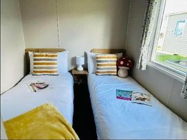 Crimdon Dene Holiday Park - Holiday Accommodation 20150 - Yorkshire Dales - 1187233 - thumbnail photo 2