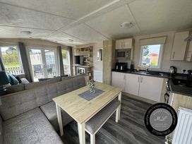 Golden Palm Resort - Holiday Accommodation 20151 - Lincolnshire - 1187234 - thumbnail photo 3