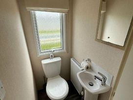 Golden Palm Resort - Holiday Accommodation 20151 - Lincolnshire - 1187234 - thumbnail photo 9