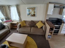 Hoburne Cotswolds - Holiday Accommodation 20158 - Somerset & Wiltshire - 1187235 - thumbnail photo 8