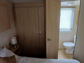 Hoburne Cotswolds - Holiday Accommodation 20158 - Somerset & Wiltshire - 1187235 - thumbnail photo 14