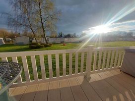 Hoburne Cotswolds - Holiday Accommodation 20158 - Somerset & Wiltshire - 1187235 - thumbnail photo 16