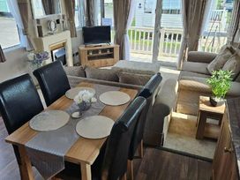 Happy Days Caravan Park - Holiday Accommodation 20160 - North Wales - 1187237 - thumbnail photo 3
