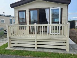 Happy Days Caravan Park - Holiday Accommodation 20160 - North Wales - 1187237 - thumbnail photo 6