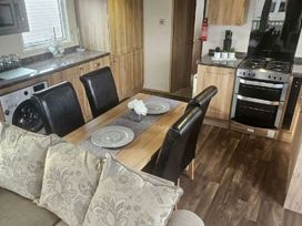 Happy Days Caravan Park - Holiday Accommodation 20160 - North Wales - 1187237 - thumbnail photo 7