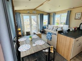 Thornwick Bay Holiday Village - Holiday Accommodation 20166 - North Yorkshire (incl. Whitby) - 1187240 - thumbnail photo 16