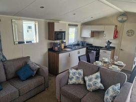 Golden Palm Resort - Holiday Accommodation 20167 - Lincolnshire - 1187241 - thumbnail photo 3