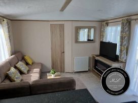 Golden Palm Resort - Holiday Accommodation 20168 - Lincolnshire - 1187242 - thumbnail photo 2