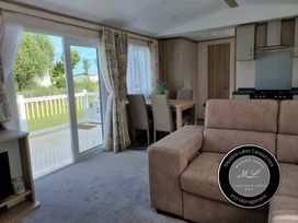 Golden Palm Resort - Holiday Accommodation 20168 - Lincolnshire - 1187242 - thumbnail photo 4