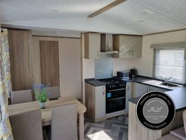 Golden Palm Resort - Holiday Accommodation 20168 - Lincolnshire - 1187242 - thumbnail photo 6