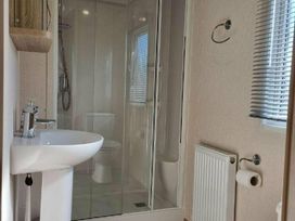 Golden Palm Resort - Holiday Accommodation 20168 - Lincolnshire - 1187242 - thumbnail photo 10
