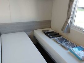 Breydon Water Holiday Park - Holiday Accommodation 20174 - Norfolk - 1187245 - thumbnail photo 6