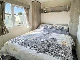 Breydon Water Holiday Park - Holiday Accommodation 20174 - Norfolk - 1187245 - thumbnail photo 7