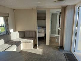 Breydon Water Holiday Park - Holiday Accommodation 20174 - Norfolk - 1187245 - thumbnail photo 11