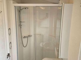 Golden Gate Holiday Centre - Holiday Accommodation 20178 - North Wales - 1187248 - thumbnail photo 11