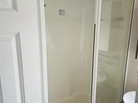 Golden Gate Holiday Centre - Holiday Accommodation 20179 - North Wales - 1187249 - thumbnail photo 12