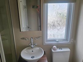 Golden Gate Holiday Centre - Holiday Accommodation 20179 - North Wales - 1187249 - thumbnail photo 13