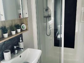 Blue Dolphin Holiday Park - Holiday Accommodation 20187 - North Yorkshire (incl. Whitby) - 1187252 - thumbnail photo 11
