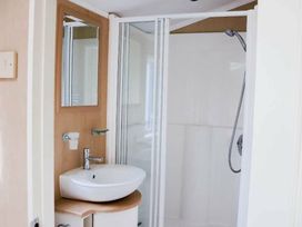 Kelling Heath Holiday Park - Holiday Accommodation 20220 - Norfolk - 1187265 - thumbnail photo 5