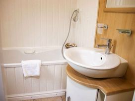Kelling Heath Holiday Park - Holiday Accommodation 20220 - Norfolk - 1187265 - thumbnail photo 7