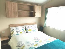 Starre Gorse Holiday Park - Holiday Accommodation 20231 - South Wales - 1187269 - thumbnail photo 1