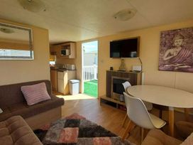 Seawick Holiday Park - Holiday Accommodation 20242 - Suffolk & Essex - 1187275 - thumbnail photo 3