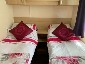 Manorbier Country Park - Holiday Accommodation 20247 - South Wales - 1187278 - thumbnail photo 11