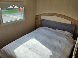 Lyons Robin Hood - Holiday Accommodation 20249 - North Wales - 1187280 - thumbnail photo 7