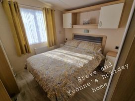 Greenacres Holiday Park - Holiday Accommodation 20263 - North Wales - 1187285 - thumbnail photo 5