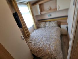Greenacres Holiday Park - Holiday Accommodation 20263 - North Wales - 1187285 - thumbnail photo 11