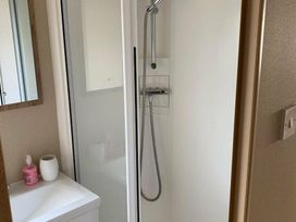 Seaview, Whitstable - Holiday Accommodation 20272 - Kent & Sussex - 1187291 - thumbnail photo 12