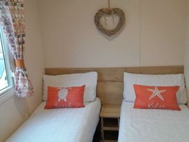 Trecco Bay - Holiday Accommodation 20273 - Somerset & Wiltshire - 1187292 - thumbnail photo 4